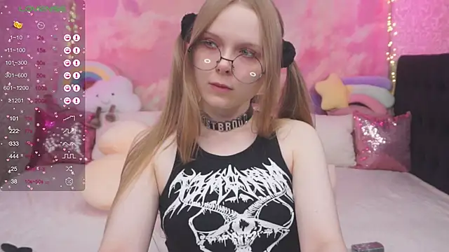 Snapshot of minx_g1rl chatting on 02-07-25, 06:24 minx g1rl online show from 02-07-25, 06:24