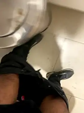 Snapshot of par_0111 chatting on 01-13-26, 08:52 par 0111 online show from 01-13-26, 08:52