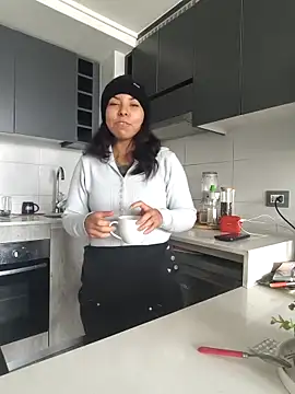 Snapshot of Diosagata chatting on 04-14-26, 04:57 Diosagata online show from 04-14-26, 04:57