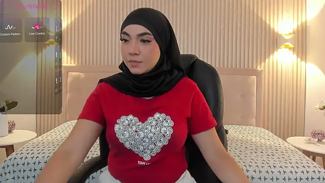 Snapshot of Sooffii_1 chatting on 03-12-25, 02:20 Sooffii 1 online show from 03-12-25, 02:20