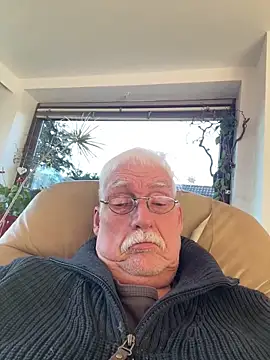 Steffibi1954 online show from 12-15-25, 12:31