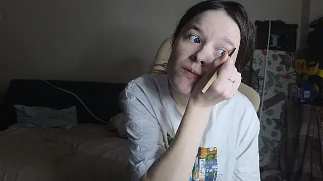 Snapshot of Nate__ chatting on 11-22-25, 05:28 Nate online show from 11-22-25, 05:28