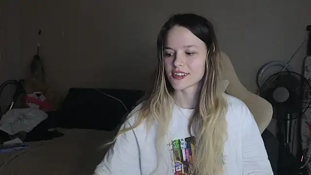 Snapshot of Nate__ chatting on 11-23-25, 08:36 Nate online show from 11-23-25, 08:36