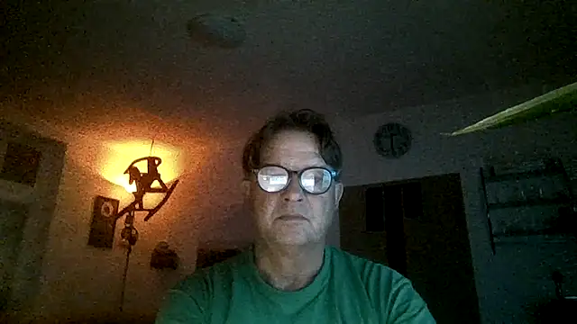 Snapshot of Seltsamoder chatting on 10-25-25, 04:31 Seltsamoder online show from 10-25-25, 04:31