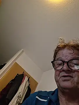 Snapshot of Seltsamoder chatting on 11-02-25, 05:54 Seltsamoder online show from 11-02-25, 05:54