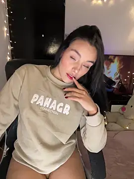 Snapshot of salome_polaniiee chatting on 02-06-25, 06:18 salome polaniiee online show from 02-06-25, 06:18