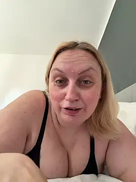 Snapshot of BBW_Nora chatting on 06-23-26, 08:45 BBW Nora online show from 06-23-26, 08:45