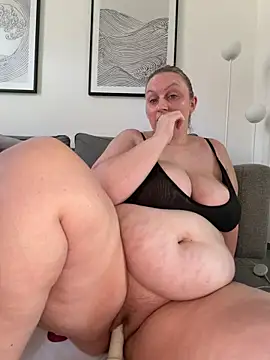 Snapshot of BBW_Nora chatting on 06-30-26, 08:37 BBW Nora online show from 06-30-26, 08:37