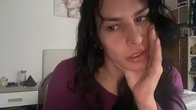 Snapshot of GGmoon81 chatting on 12-15-24, 08:52 GGmoon81 online show from 12-15-24, 08:52