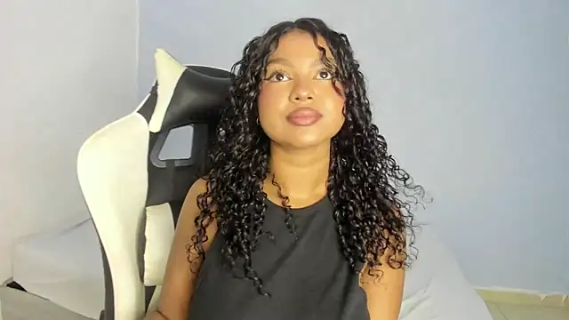 chloe ebony  online show from 01-11-25, 08:54