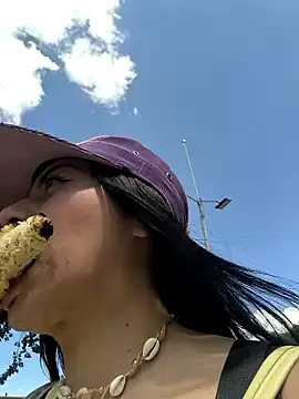 i am nina  online show from 01-19-25, 05:07