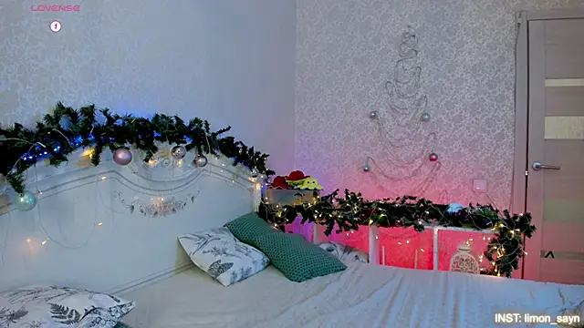 LillyMoure  online show from 01-09-26, 11:50