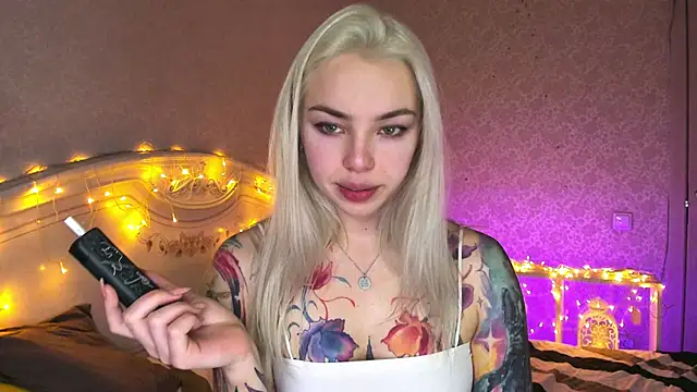 LillyMoure  online show from 02-05-26, 01:10