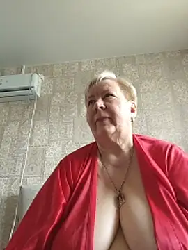 Snapshot of EffectFiona chatting on 06-14-26, 12:07 EffectFiona online show from 06-14-26, 12:07