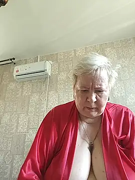 Snapshot of EffectFiona chatting on 06-27-26, 01:21 EffectFiona online show from 06-27-26, 01:21