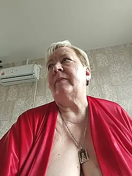 Snapshot of EffectFiona chatting on 06-29-26, 11:43 EffectFiona online show from 06-29-26, 11:43