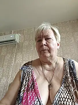 Snapshot of EffectFiona chatting on 07-08-26, 12:53 EffectFiona online show from 07-08-26, 12:53
