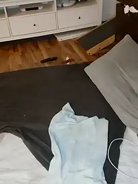 Snapshot of SexyDreamercouple89 chatting on 12-29-24, 05:53 SexyDreamercouple89 online show from 12-29-24, 05:53