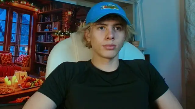 Snapshot of dimitri_tv chatting on 12-16-25, 05:29 dimitri tv online show from 12-16-25, 05:29