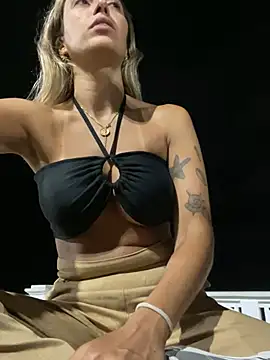 Snapshot of Gipoltergeist chatting on 12-06-24, 04:03 Gipoltergeist online show from 12-06-24, 04:03