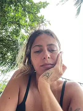 Snapshot of Gipoltergeist chatting on 01-28-25, 03:46 Gipoltergeist online show from 01-28-25, 03:46