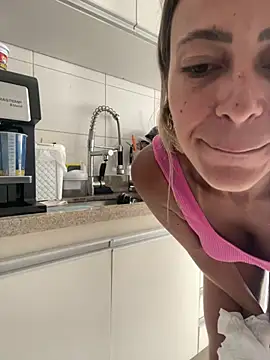 Snapshot of Gipoltergeist chatting on 02-14-25, 01:08 Gipoltergeist online show from 02-14-25, 01:08