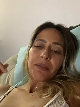 Snapshot of Gipoltergeist chatting on 03-12-25, 02:09 Gipoltergeist online show from 03-12-25, 02:09