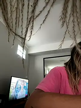 Snapshot of Gipoltergeist chatting on 09-17-25, 04:08 Gipoltergeist online show from 09-17-25, 04:08