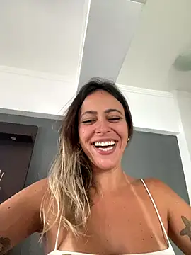 Snapshot of Gipoltergeist chatting on 09-23-25, 03:37 Gipoltergeist online show from 09-23-25, 03:37