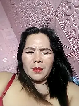 Snapshot of Cutehornywetmom chatting on 03-03-25, 06:12 Cutehornywetmom online show from 03-03-25, 06:12