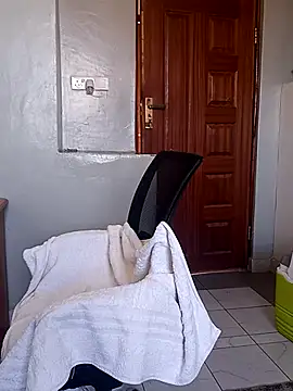 Snapshot of Prettybecs chatting on 02-19-25, 05:05 Prettybecs online show from 02-19-25, 05:05