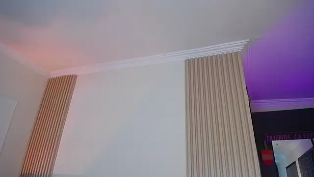 Miss Loise online show from 10-22-25, 04:24