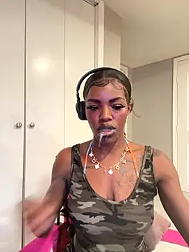 Snapshot of wishwashhy22 chatting on 10-11-25, 07:18 wishwashhy22 online show from 10-11-25, 07:18