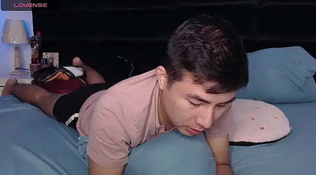 andrewmhilton  online show from 03-08-25, 02:34