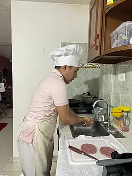 andrewmhilton  online show from 03-11-25, 07:36