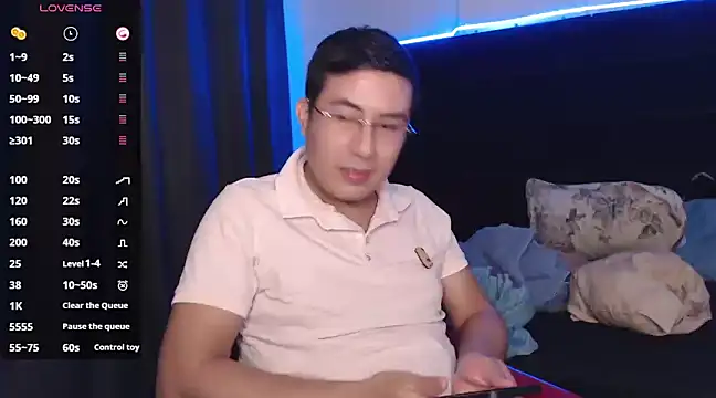 andrewmhilton  online show from 03-12-25, 01:47