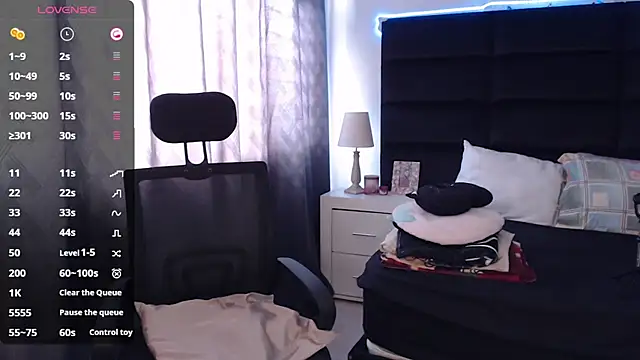 andrewmhilton  online show from 09-12-25, 04:51