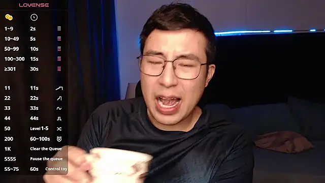 andrewmhilton  online show from 11-10-25, 07:07