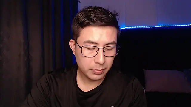 andrewmhilton  online show from 03-29-26, 06:13