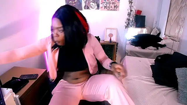 Snapshot of Kenya_Agu chatting on 12-04-24, 07:23 Kenya Agu online show from 12-04-24, 07:23