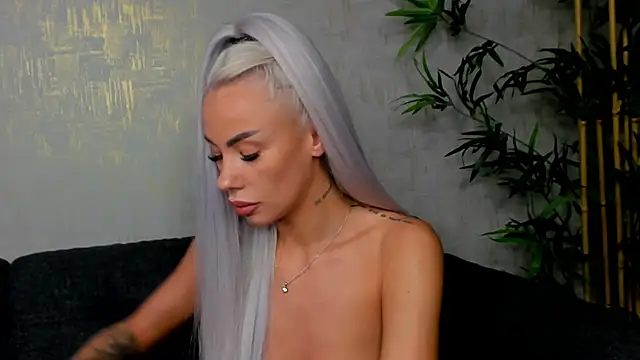 Snapshot of Bailey_Rush chatting on 03-14-25, 11:45 Bailey Rush online show from 03-14-25, 11:45