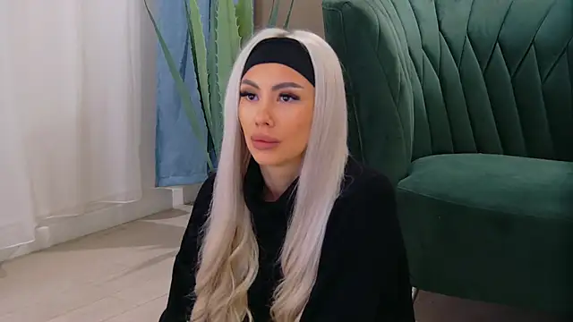 Snapshot of Bailey_Rush chatting on 11-14-25, 04:49 Bailey Rush online show from 11-14-25, 04:49