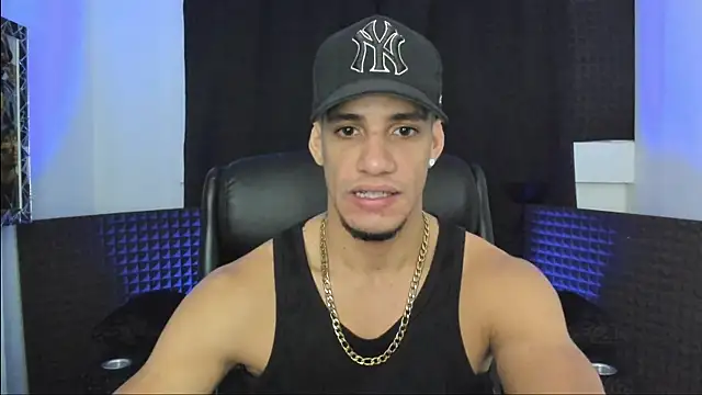 Snapshot of jhonnysnow17 chatting on 07-05-26, 11:45 jhonnysnow17 online show from 07-05-26, 11:45