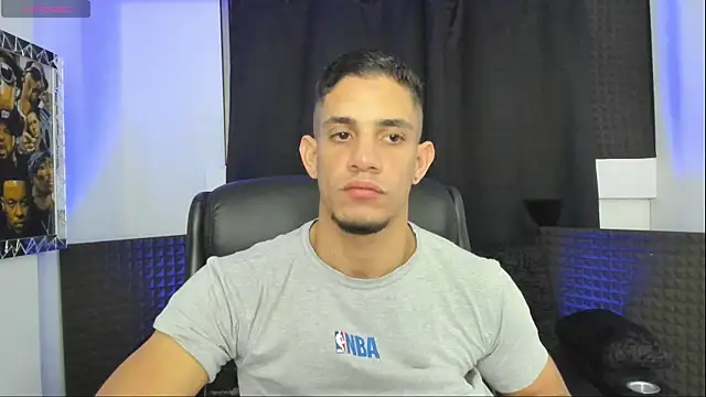 Snapshot of jhonnysnow17 chatting on 07-10-26, 03:44 jhonnysnow17 online show from 07-10-26, 03:44