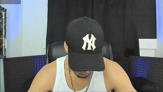 Snapshot of jhonnysnow17 chatting on 07-13-26, 12:02 jhonnysnow17 online show from 07-13-26, 12:02