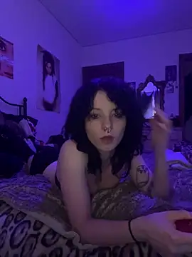 Snapshot of Bunny_y chatting on 10-11-25, 02:22 Bunny y online show from 10-11-25, 02:22