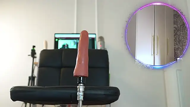 Miss69Ri99 online show from 03-19-26, 06:28