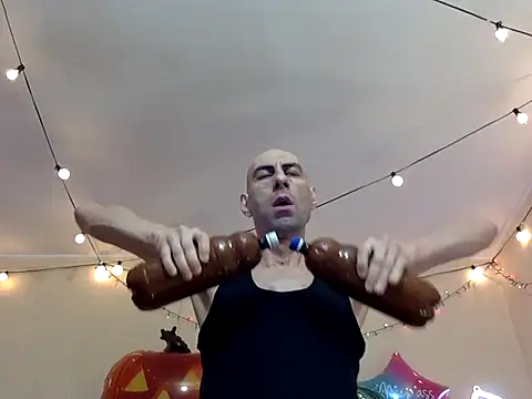 Snapshot of HandsomeAlfie chatting on 10-25-25, 06:43 HandsomeAlfie online show from 10-25-25, 06:43