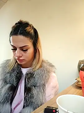 TiffanyMaze online show from 04-06-26, 06:25