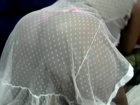 Snapshot of Lelety79 chatting on 09-12-25, 10:15 Lelety79 online show from 09-12-25, 10:15